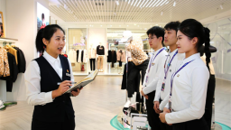 方大集团中兴商业：国庆我在岗 服务千万家