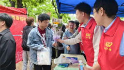 中建八局组织青年志愿者助力高考学子逐梦征程