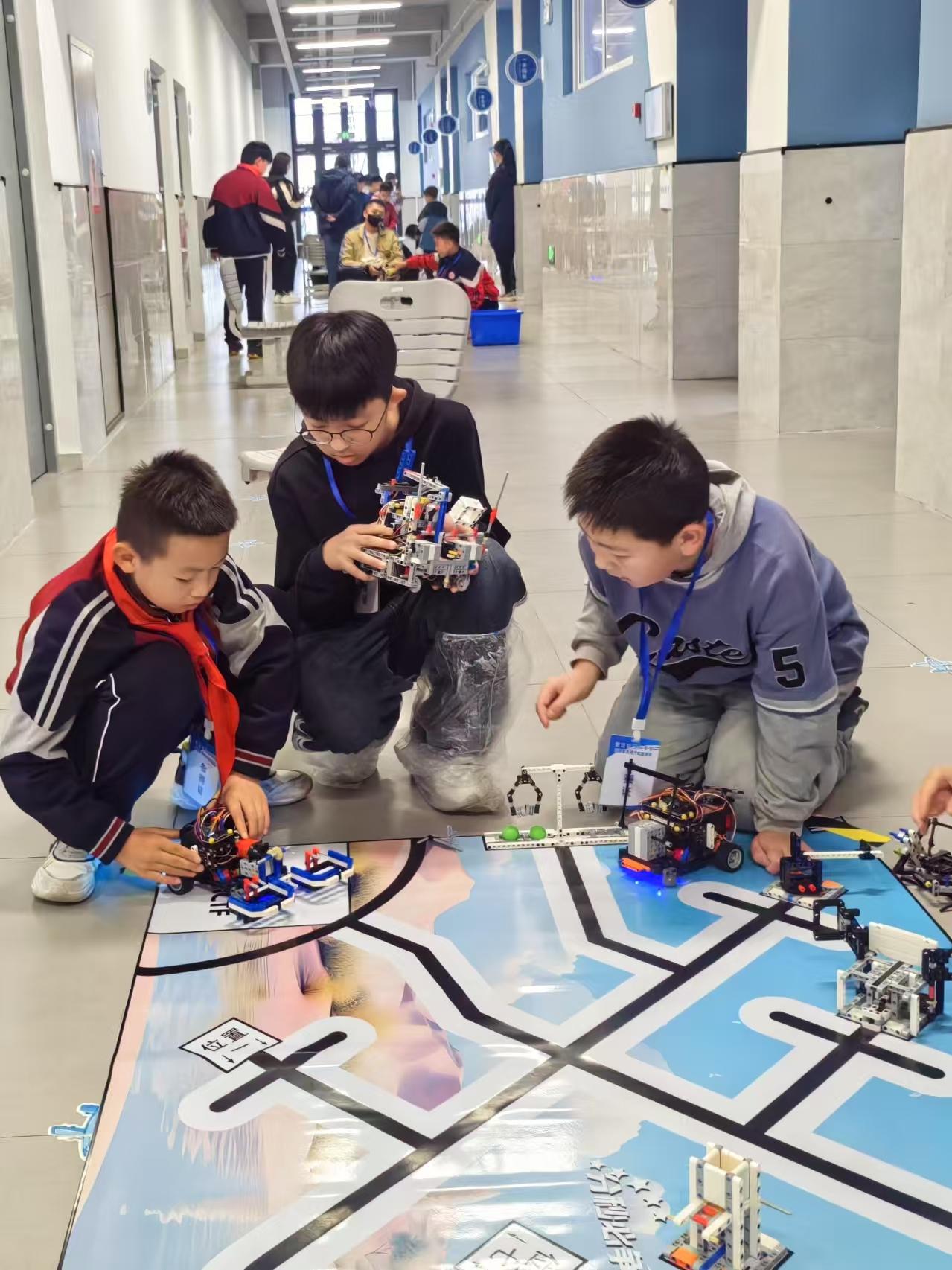 2025年沈阳市中小学生智能机器人实践活动圆满落幕