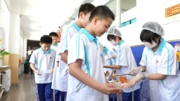 辽宁本溪五中“六一”迎来智慧微厨房