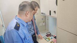 沈阳：拾金不昧暖车厢 真情服务显担当