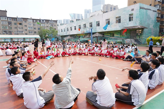 沈阳市实验学校举行“关爱心灵、拥抱阳光”心育节活动_fororder_教育市实验4