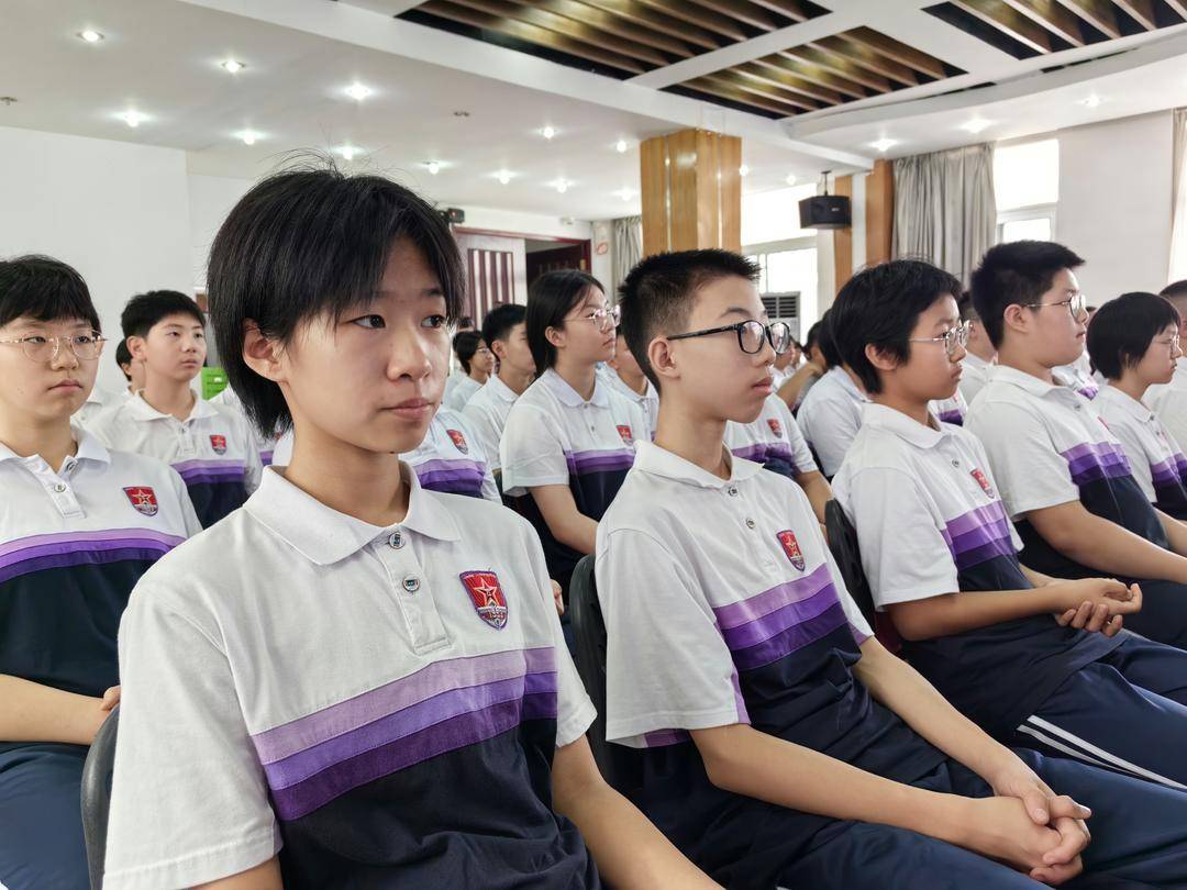 沈阳80余万中小学生共上“开学第一课”