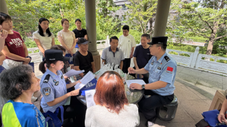 丹东边境管理支队临江边境派出所开展季节性普法宣传活动