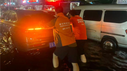 雨夜逆行 平安产险沈阳中心支公司星夜驰援