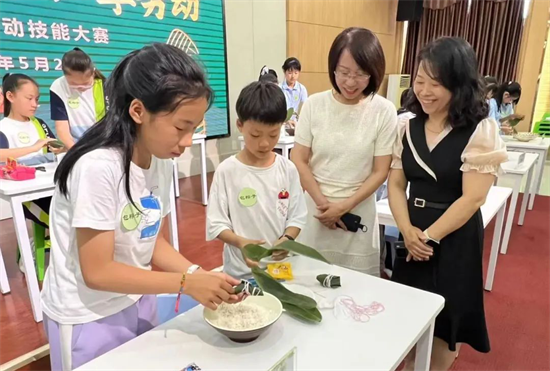 沈阳杏坛小学开展“传承文化、粽享劳动”主题项目式学习活动_fororder_教育包粽子