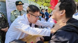 沈阳一二一医院举办首届“春映梨花·健康同行”梨花节主题文艺演出
