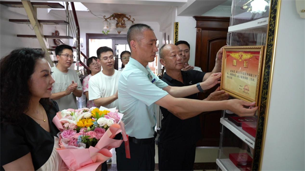 “党建红”引领“国防绿” 绘就军民同心新画卷_fororder_张琪征兵2