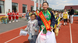 从沈阳到开原 “小小慈善家”架起助学桥梁