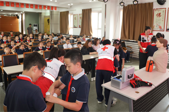沈阳市红十字会“生命健康安全教育进校园”活动在宁山路小学举办_fororder_宋世辉2