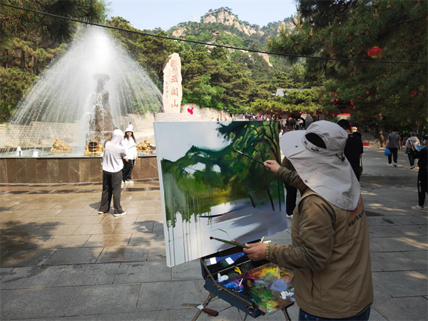 全国美术名家采风“灵韵闾山” 共绘辽宁山水人文新画卷_fororder_常闾山1
