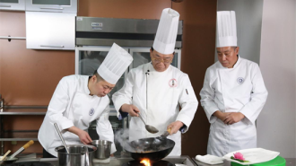 沈阳特色公益课程“朝夕学堂·年味辽沈——非遗里的团圆家宴”正式开机