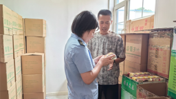 大连普兰店：“办公桌”搬进企业 “红盾助企”跑出服务加速度