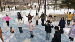 沈阳铁路五校长白岛第一小学开展“绳子知道答案”主题社区体育活动