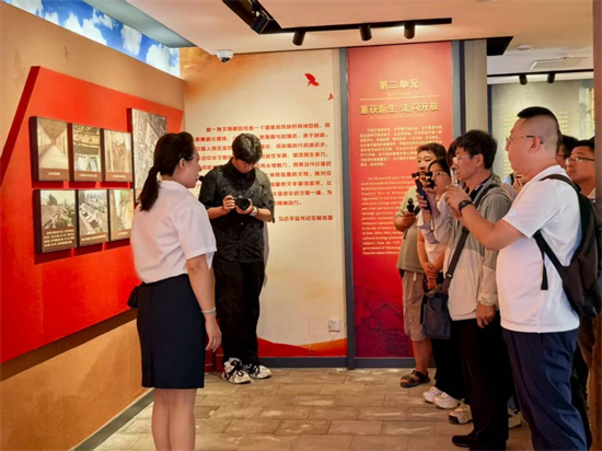 “走进历史展馆 赓续红色血脉”网络媒体行：重温东北抗战记忆_fororder_媒体行3