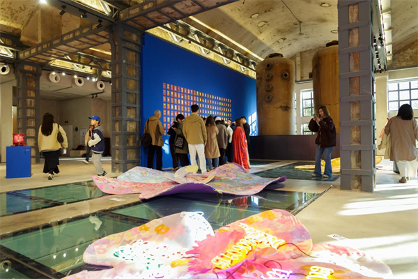 沈阳铁西红梅文创园“何似人间”艺术展构筑四重图景_fororder_常红梅1