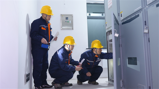 本溪:50年老变电站“零点焕新” 连战6夜用户零感知 本溪:50年老变电站“零点焕新” 连战6夜用户零感知_fororder_本溪供电1