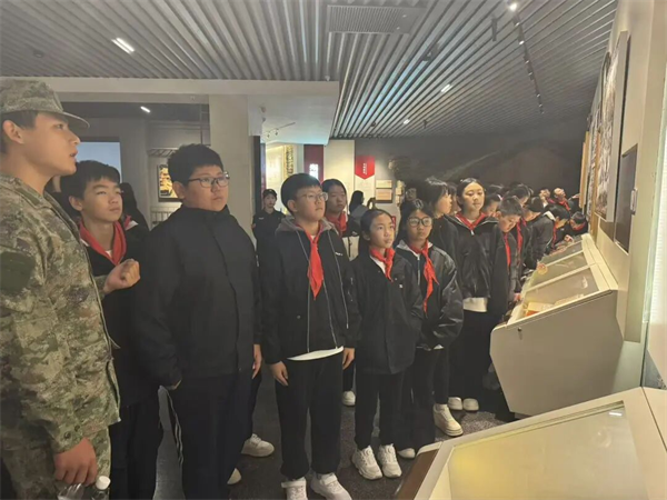 探秘海洋奇境，感悟雷锋精神——沈阳市博才中学七年级举行研学活动_fororder_教育博才2