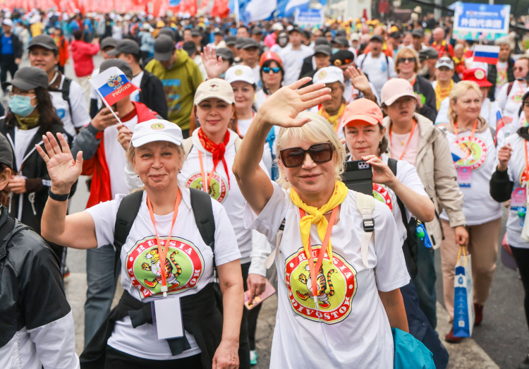 第23届大连国际徒步大会盛大启幕 数十万中外徒步爱好者共赴海滨盛会_fororder_未命名