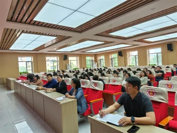 沈阳市博才初级中学开展人工智能赋能教育创新校本培训_fororder_图片1
