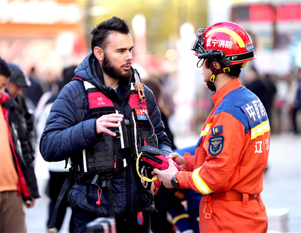 辽宁消防开展“盛”情“焰”请主题市集活动 沉浸式科普筑牢全民消防安全防线_fororder_常消防3