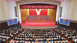 辽宁省十四届人大五次会议隆重开幕