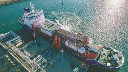 全国首次绿色LNG燃料加注在长兴岛完成