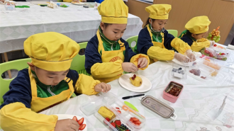 沈阳市沈河区二经二校接受区教育局综改专班调研指导