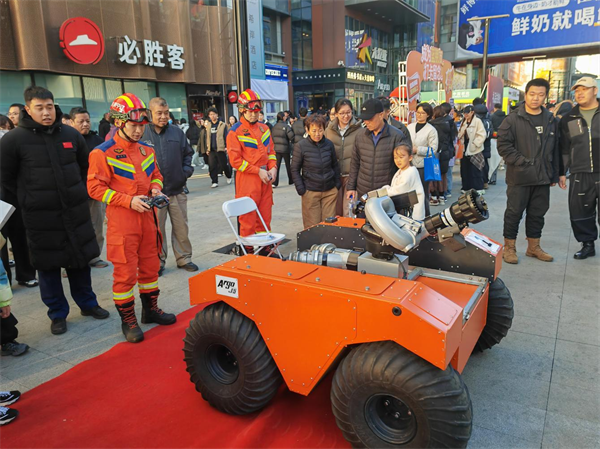 辽宁消防开展“盛”情“焰”请主题市集活动 沉浸式科普筑牢全民消防安全防线_fororder_常消防4