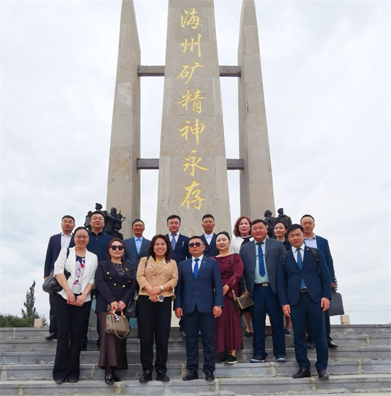蒙古国前杭爱省代表团访问辽宁 共绘友好合作新篇章_fororder_蒙古3