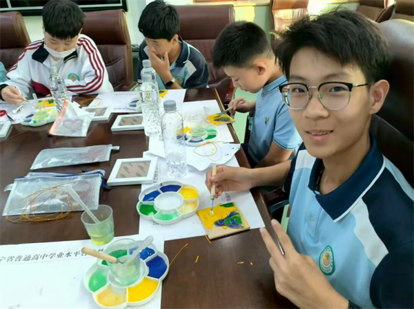 沈阳：12名国际学生沉浸式感受中华优秀传统文化_fororder_教育景泰蓝2