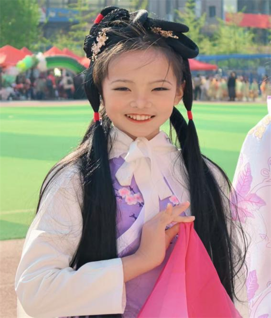 沈阳珠江五校启动第四届阅读文化节 书中人物“走”出来_fororder_教育书中人物2