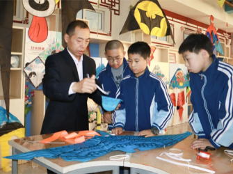 这位老师8年间给6000名学生上同一堂课