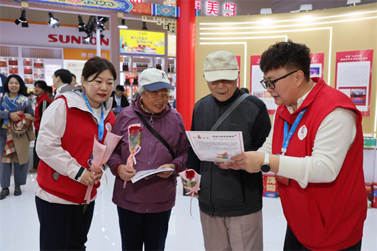 沈阳携29家单位亮相北京老博会 斩获千万元意向订单_fororder_马静老博会1