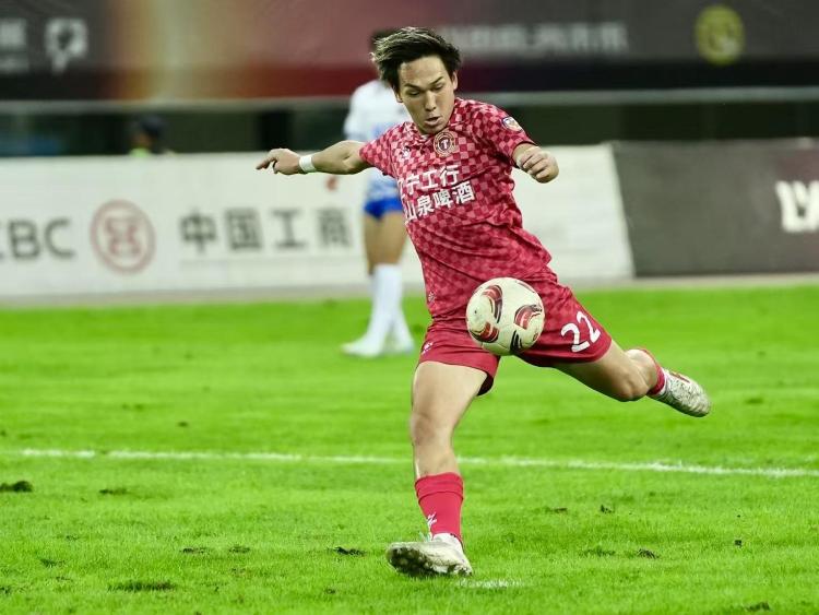五一假期球场见！辽宁铁人主场赛刮起文旅风