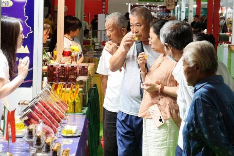第十届中国（大连）国际茶产业博览会开幕
