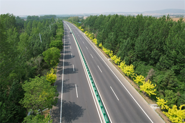 大连普兰店温泉旅游公路获评2025年交通与旅游融合创新项目_fororder_路景-春3.JPG