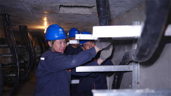 本溪:50年老变电站“零点焕新” 连战6夜用户零感知 本溪:50年老变电站“零点焕新” 连战6夜用户零感知_fororder_本溪供电2