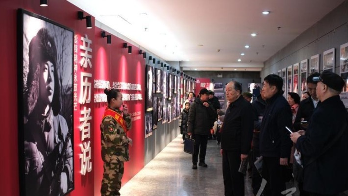 辽宁沈阳：学习雷锋事迹两大主题展开幕