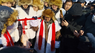 冬捕盛宴掀热潮！棋盘山秀湖嘉年华助力辽宁“九九消费季”暖冬狂欢