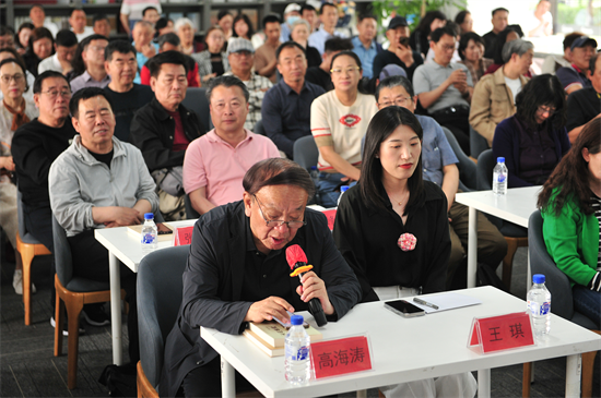 师小童长篇小说《雕塑师》新书发布会在沈阳举行_fororder_教育师小童