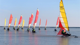 辽宁锦州举办国际冰上帆船巡回赛