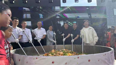 中韩美食飘香西塔 沈阳韩国周中韩美食节在西塔举行
