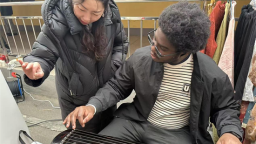 开学第一课 辽宁石油化工大学留学生沉浸式体验雷锋精神