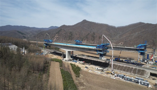本桓高速劳动竞赛战鼓催征 万名建设者鏖战攻坚_fororder_微信图片_20250828135006