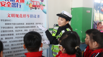 “党建红”引领“荧光绿” 营口交管以高质量党建护航城市发展