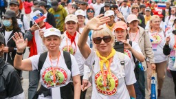 第23届大连国际徒步大会盛大启幕 数十万中外徒步爱好者共赴海滨盛会