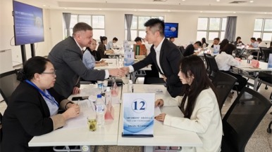 深耕友好情谊 共拓合作新局——专访俄罗斯叶卡捷琳堡市市长奥尔洛夫·阿列克谢_fororder_微信图片_2026-05-18_171605_091
