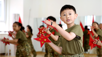 沈阳：北部战区总医院幼儿园舞动童心、礼赞雷锋