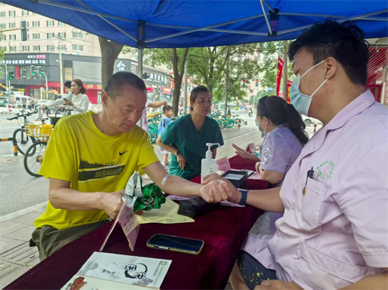 沈阳市皇姑区联动医疗机构 把健康服务送到居民家门口_fororder_马静体检3